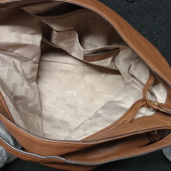 Michael kors satchel - Picture 4 of 4